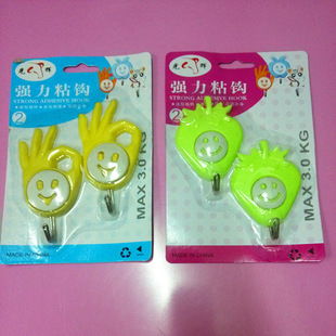 一元兩元店小商品中的強(qiáng)力粘鉤 實(shí)用與實(shí)惠的日用百貨選擇